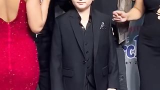 Shah Rukh Khan, Gauri Khan, Suhana Khan, Aryan Khan, Abram Khan at The Archi_HD.