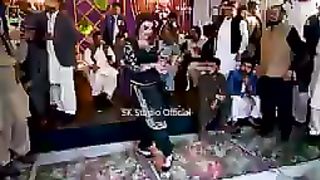 LAK DOLE HOLE HOLE NATH BOLE   Talash Jan   New Dance in Sarghoda_2