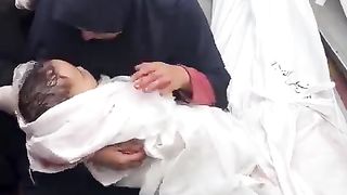 [ VIRAL ] Palestinian mother says goodbye to her child that was MURDERED by ISRAEL!