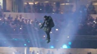 Mid-break show in Big Bash. This is just incredible. !!!