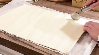 Let’s bake apple rings.