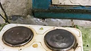 Людям зі слабкими нервами не дивитися: от так виглядає побут типових росіян