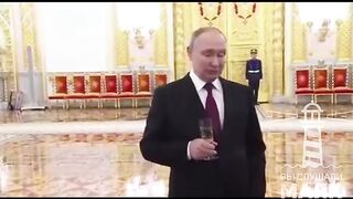Казковий ідіот: пукін скаржиться, що Україна не дає воду у Донецьк