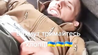 Емоційне відео із Бахмуту: поранений захисник мужньо тримається