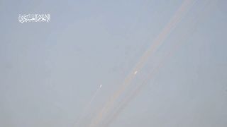 WOW! 100+ Rocket attack from Gaza to Tel Aviv Israel !