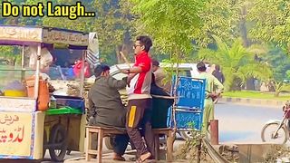 Stunned people by making them blind????????. #funny #comedy #jokerprank #lahorimunda