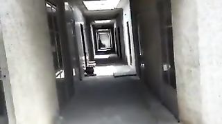 Niño fantasma llorando en panteón