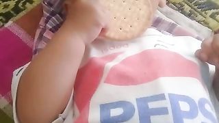 Anak emosional disaat kue nya terjatuh