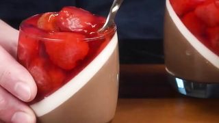 Preparation of the delicious Panna Cotta Italian
