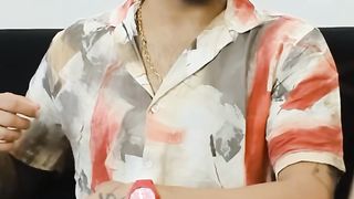 - Tharki gf???? #shorts #couple #couplegoals #khwahishgal-u_ZWeM4QqQE-720p-1702050712.