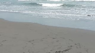 Jalan di pantai palangtritis