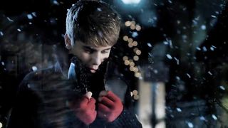 Justin Bieber - Mistletoe (Official Music Video) 2