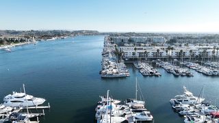 "Yacht Escapade: Navigating Bliss in the Lap of Maritime Luxury"
