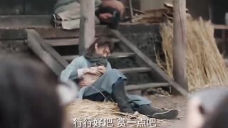 Wuxia Film: A bullied beggar unexpectedly acquires a peerless sword, becoming a martial arts legend