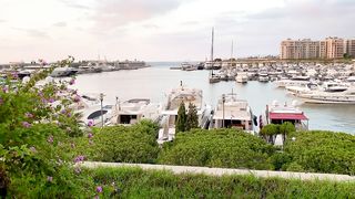 "Yacht Serenity: A Visual Symphony of Luxury and Adventure on the Open Waters!"