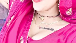 Tu cheez ???? badi h mast mast ♥️♥️????#meenu #trending #shorts-FeGDZL2YMjg-720p-1702133453.