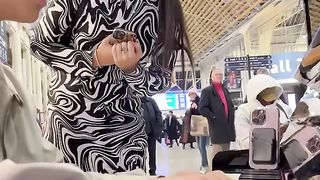 The craziest saxophonist joins me in the train station and SHOCK EVERYONE ????????