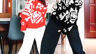 Watch Chinese beautiful couple dance video 21