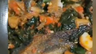 Tumis daun pepaya tongkol