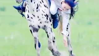 Watch Chinese beautiful girl horse riding Video 22