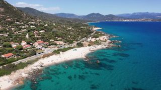 "Beyond Boundaries: A Yachting Experience Redefined for the Ultimate in Opulence!"