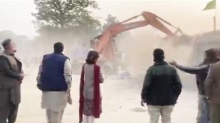لاہور  جہاں سرکار کی 90 ملین یعنی 9 کروڑ کی اراضی پرقبضہ جما لیا گیا تھا