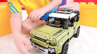 Toys_Gets_Stuck_On_Mom_s_Face___Diana_and_Roma(360p).
