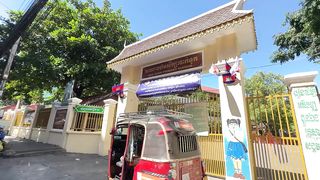 Быстрая подача фаст-фуда! Гамбургер и сэндвм! Камбодjskая еда