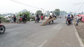 Riding Handmade Scooters in Congo (1)