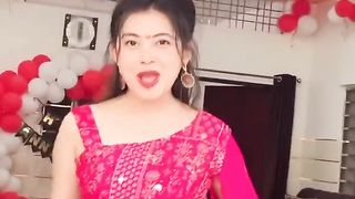 Gore Gore mukhde pe kala til_ #reels #tiktok #monikamishra #youtubeshorts #trending #shorts.
