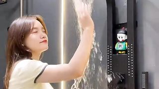 Very very beautiful big shower