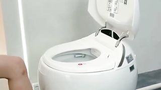 Unique Technology Commode