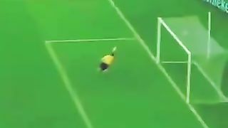 Damn, I keep on watching this goal of Cristiano Ronaldo.