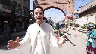 Street Food in Peshawar - GOLDEN PULAO Mountain + Charsi Tikka Kabab + Pakistani Street Food Tour! 2