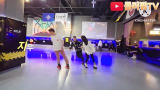 Popular attractions in Seoul - Roller Skating Rink _ソウルの人気スポット - ローラースケート場.