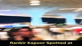 Ranbir Kapoor Spotted at Airport and talk with papzz #ranbirkapoor #shorts #viral #youtubeshorts #trending #shortvideo #ytshorts
