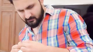 Pati ghar ki sabse faltu chiz hai ????#ashortaday #comedy #funnyshorts #sajidshahid #funny #funnyvideo.