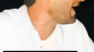 واظ
