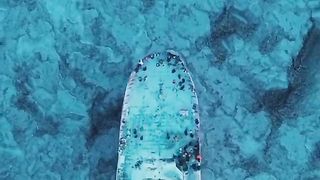 Deep ⛵ Sea