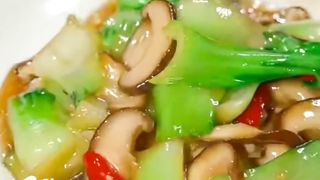 Menu vegetarian ! Tunis jamur with pakcoy