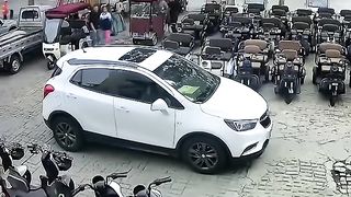 Dangerous car accident __ best save form accident