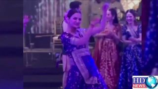 hira fasil dance on iqra areeb mehndi | iqra kanwal mehndi #iqrakanwal
