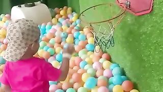 Masukin bola ke keranjang