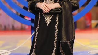 - kinza hashmi ruposh humraazi song ll vrialvideo shorts-FkUu5tgwTlo-1080pp-1702696454.