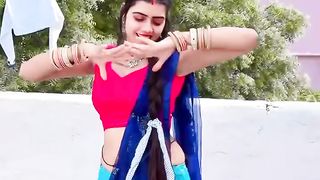 Munda gora rang dekh ????????♥️ @dancermeenu #shorts #trending #meenu #youtube #explore-Fwq8istDsG0-720p-1702696361.