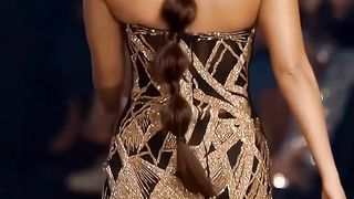 Kiara vs Janhvi lakmefashionweek2023 janhvikapoor kiaraadvani ytshorts shorts trending-zD83yfzrlOM-1080pp-1702713088.