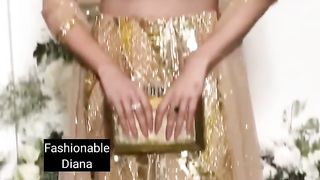Janhvi Kapoor Stunning Golden Lengha At Diwali Party-D3e7REX93Qc-720p-1702731714.