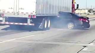 How the trucker not know that car Under him ?