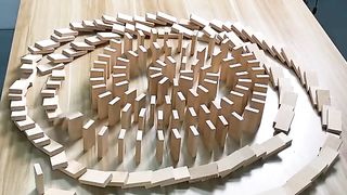 Wooden box balls sprling shap