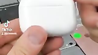 FAKE Airpod Pros can be spotted with your iPhone flashlight